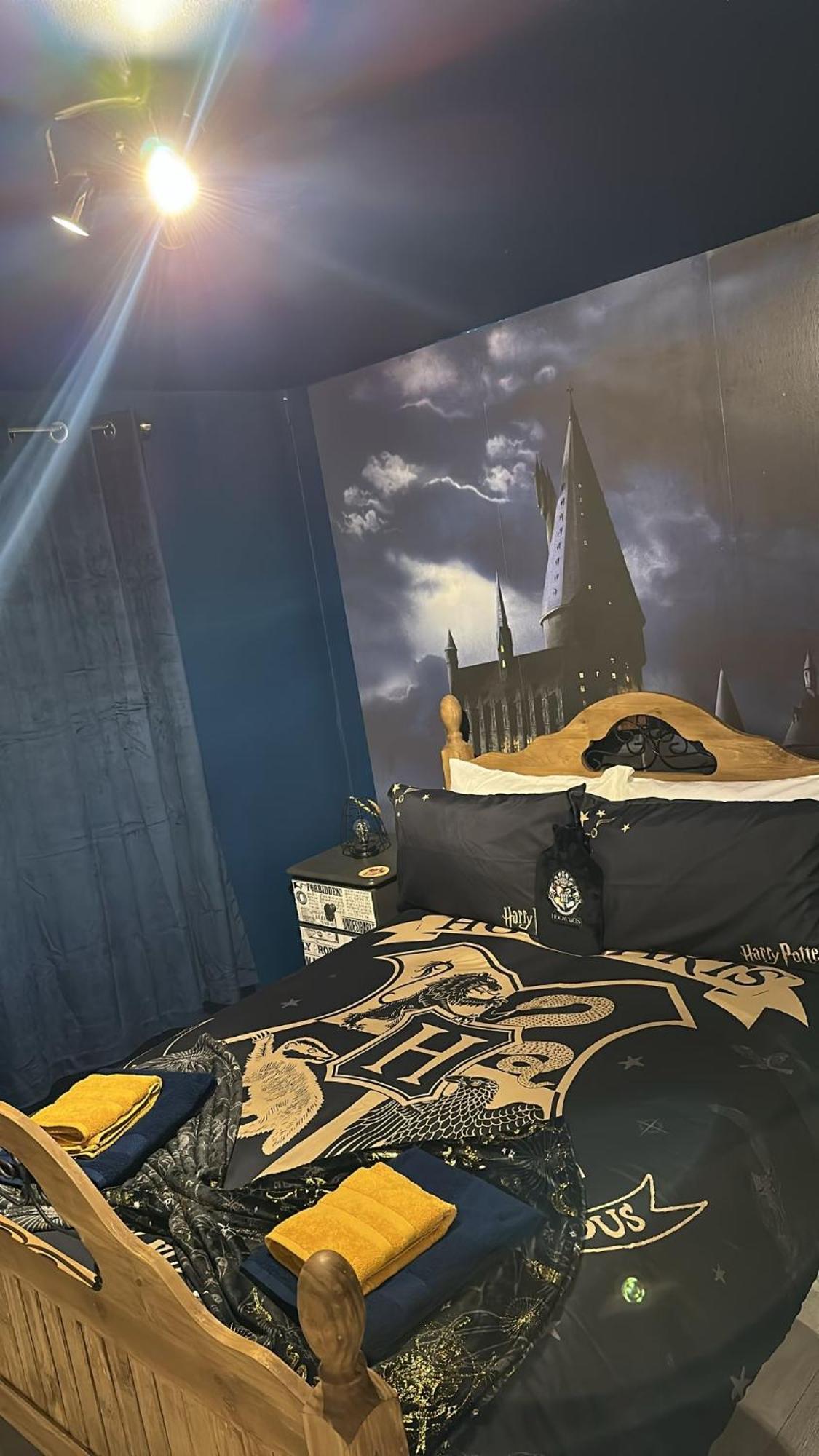 Hogwarts Apartment Abbots Langley ภายนอก รูปภาพ